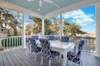 Stunning 4-bedroom water front home on Whitemarsh Island
