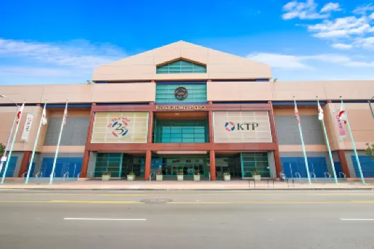 Rotex Western Inn Hotels near Million Dollar Theater