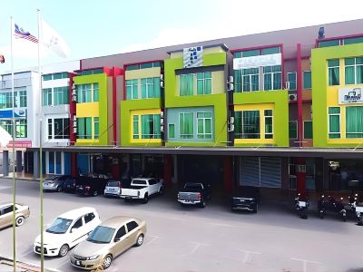 Qu Lin Resident