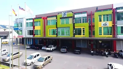 Qu Lin Resident