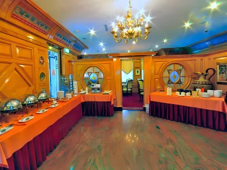 Karo Hotel