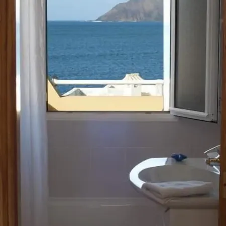 VILLAS 20 METERS FROM THE SEA OF THE SEA, WITH PRIVATE POOL.