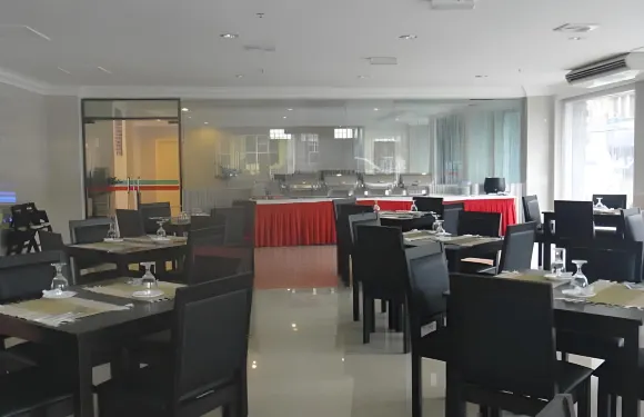 斯拉姆王朝酒店