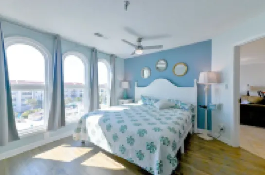 Oceanfront 2 Bedroom Condo! Villa Capriani