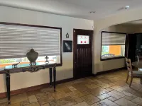 4-bedroom home off McGregor with guesthouse, pool and large yard in Fort Myers