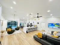 Beautiful welcoming house in Paradise named Naples!