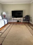 Southern Charm Retreat! WiFi, Grill, Downtown Burnsville! Walk to everything!