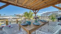 Canal front, dock, heated Pool, near AMI+IMG