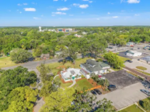 The Florida Cracker "THE PARKER HOUSE"  Charming home in Brooksville,FLORIDA