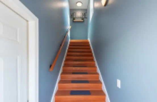 Charming, Quiet & Private Apt in Great Location w/ Wi-Fi & Laundry