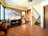 Quiet apartment with stunning mountain, river and sea views