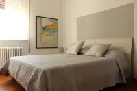 Spacious Accommodation Within Walking Distance of the Center and 25 Minutes by Train from Venice