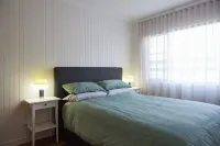 Little Palms by Burleigh Letting Co - Homestays
