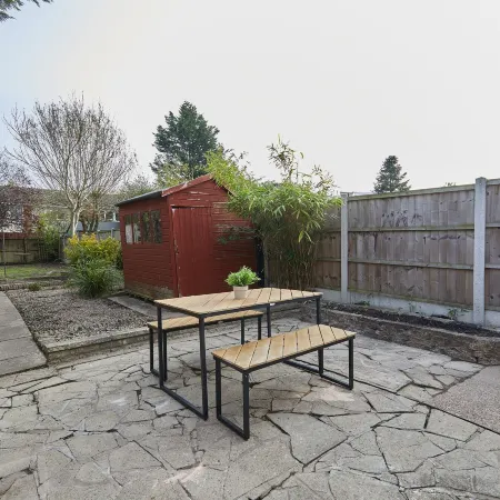 2 Bed Derby House- Parking - Rolls Royce