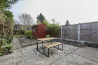 2 Bed Derby House- Parking - Rolls Royce