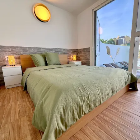 Sea View Bungalow with Communal Pool