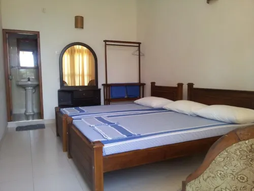 Dad's Holiday Home Hotels in Thotagamuwa
