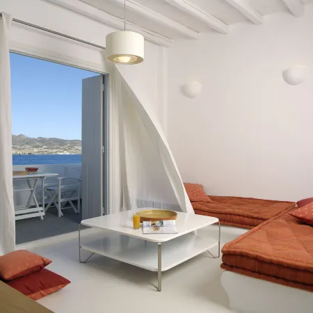 Kapetan Tasos Suites