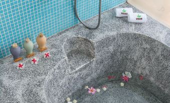 Mekong Riverside Boutique Resort & Spa