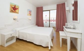 Coral Star Apartments