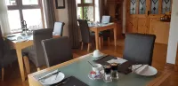 Church View House F56H977 - breakfast