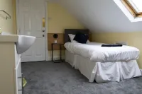 The Beach Side Hotels in Ситон Карю