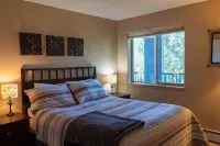 6th Floor Condo with Amazing Lake and Mountain Views! - Mountain view