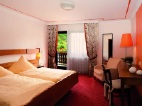 Moselhotel & Restaurant Zur Traube Gmbh Hotels in Lof