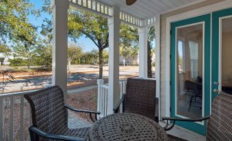 Pool, Fitness Center & Central Location