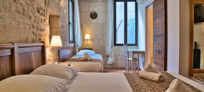 Hôtel la Muette Отели в г. Арль