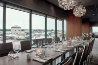 Delta Hotels Kingston Waterfront - bar