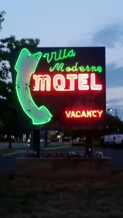 Villa Moderne Motel Отели в г. Чарлвуа