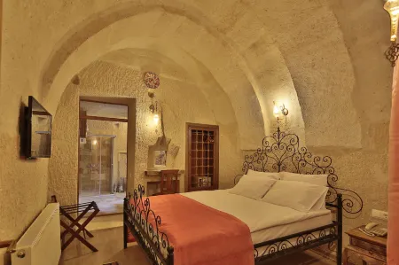 Jacob's Cave Suites - Cappadocia Отели рядом с достопримечательностью «Cavusin Church»