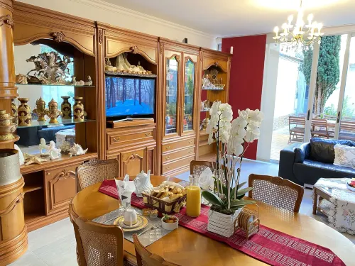 Reims Sherpa Guest House - Pensions
