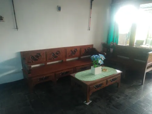 Ayudia Homestay - Parking