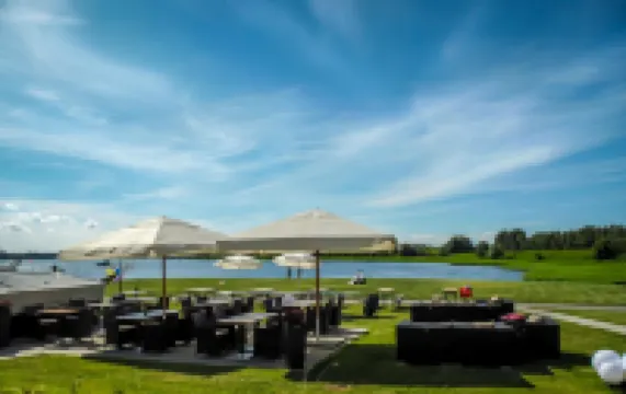 โรงแรมวาร์โนว