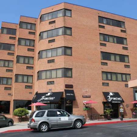 APM Inn & Suites
