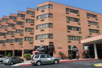 APM Inn & Suites Hotels in Halfway