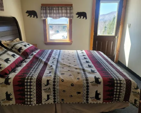 Ladd Pond Cabins and Campground Hotels in Coos County