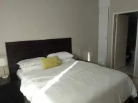 Central Sandton Apartment - Pet friendly