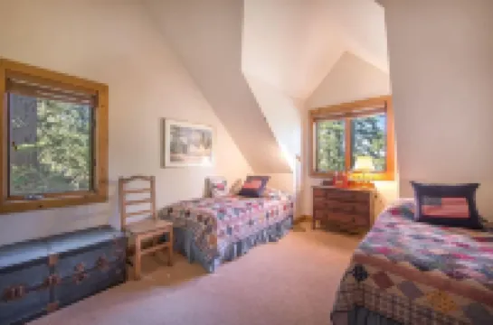 Ellis Peak by Avantstay Beautiful Mckinney Cabin w/ Filtered Lake Views
