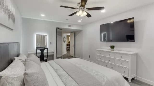 Executive 2 Bdrm Condo in the Heart of Biltmore!