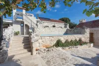 Stonehouse Marina - Estate with A Two Private Pools