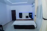 Ekulu Apartments