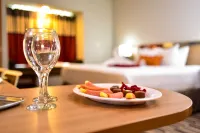 Microtel Inn & Suites by Wyndham Cuauhtemoc Campos Menonitas Hotel a 