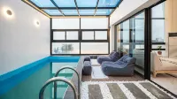 Yeosu Cave Pool Villa - สระว่ายน้ำส่วนตัว
