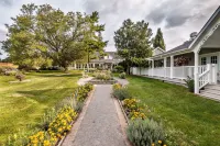 The Waring House Hotels near Sir John A Macdonald Sculpture Holding Court