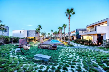 Arts Spa & Poolvilla Отели рядом с достопримечательностью «Остров Удо»