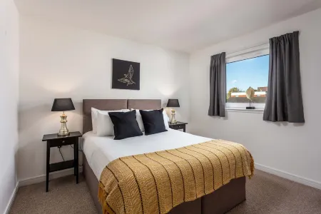 Walker Suite No53 - Donnini Apartments Отели в г. Килмарнок