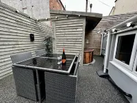 Albert Luxury Hottub & Jacuzzi Apartments